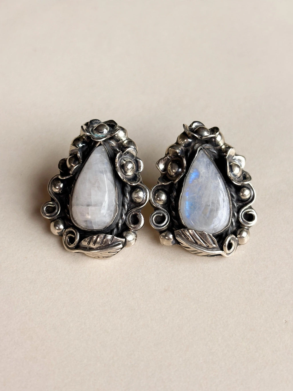 Dije y aretes de Piedra Luna natural