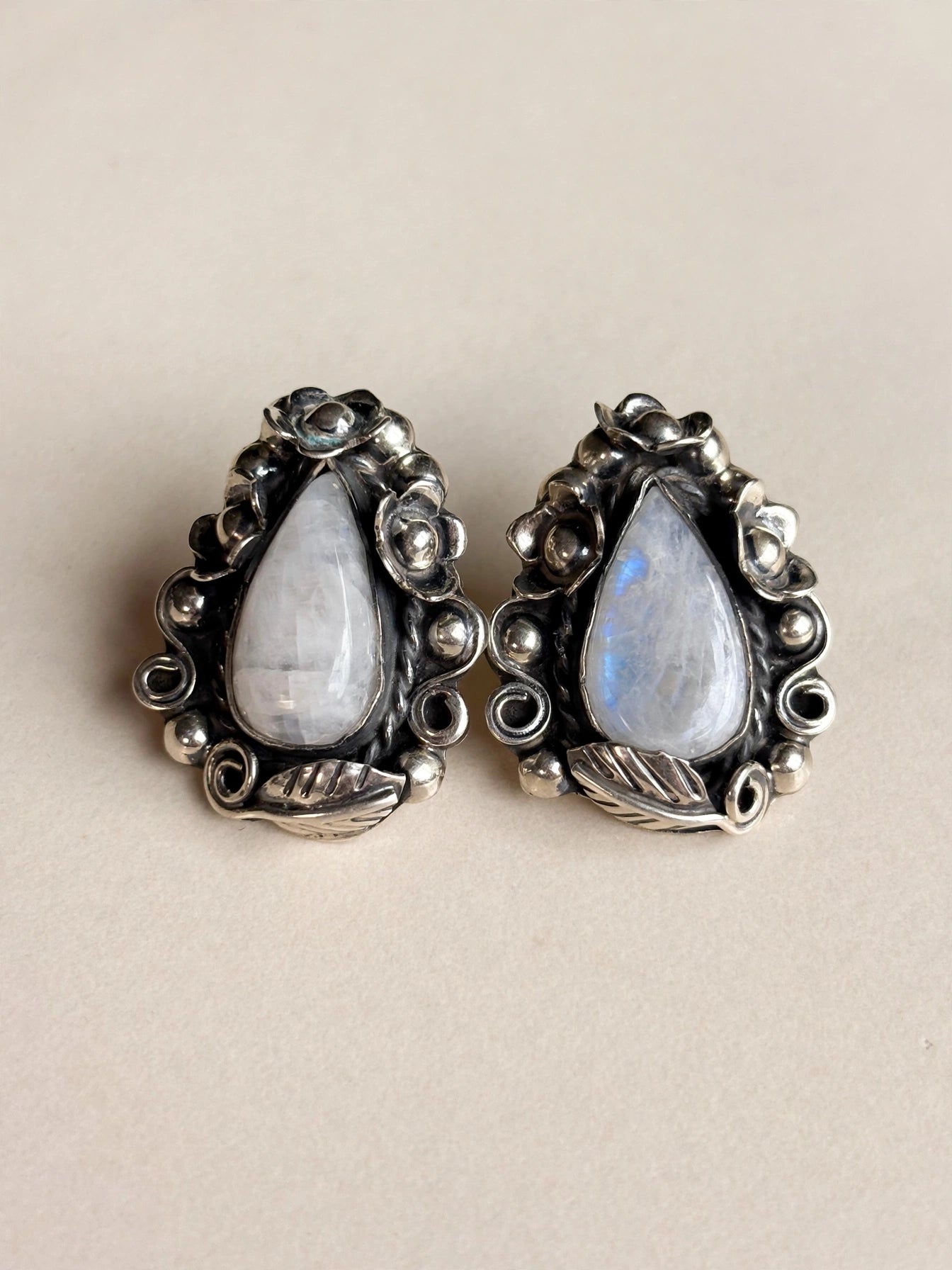 Dije y aretes de Piedra Luna natural