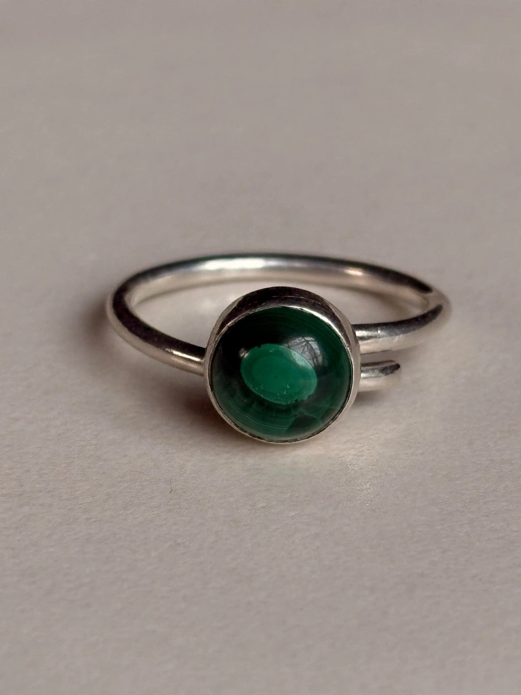Anillo de Malaquita natural.