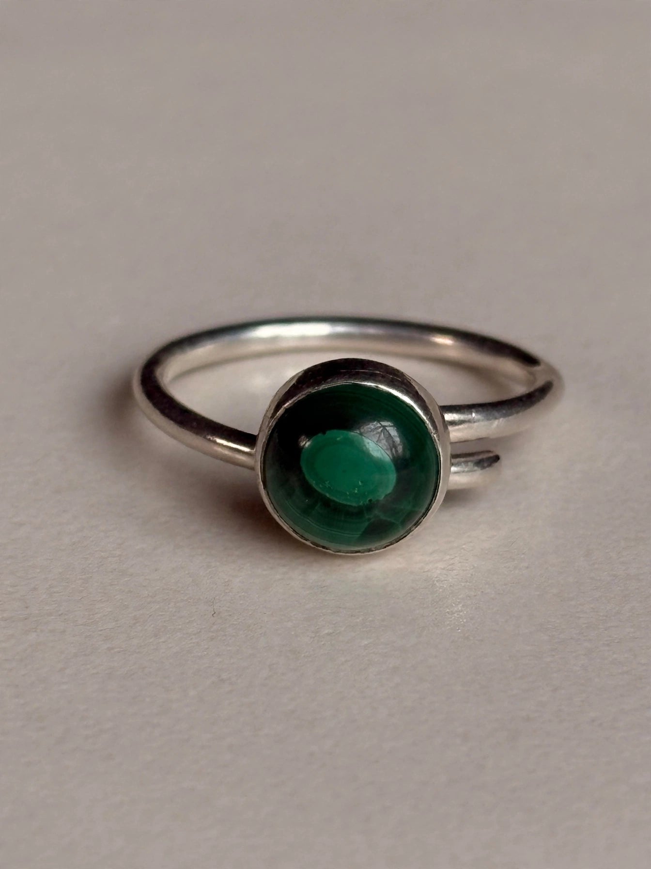 Anillo de Malaquita natural.