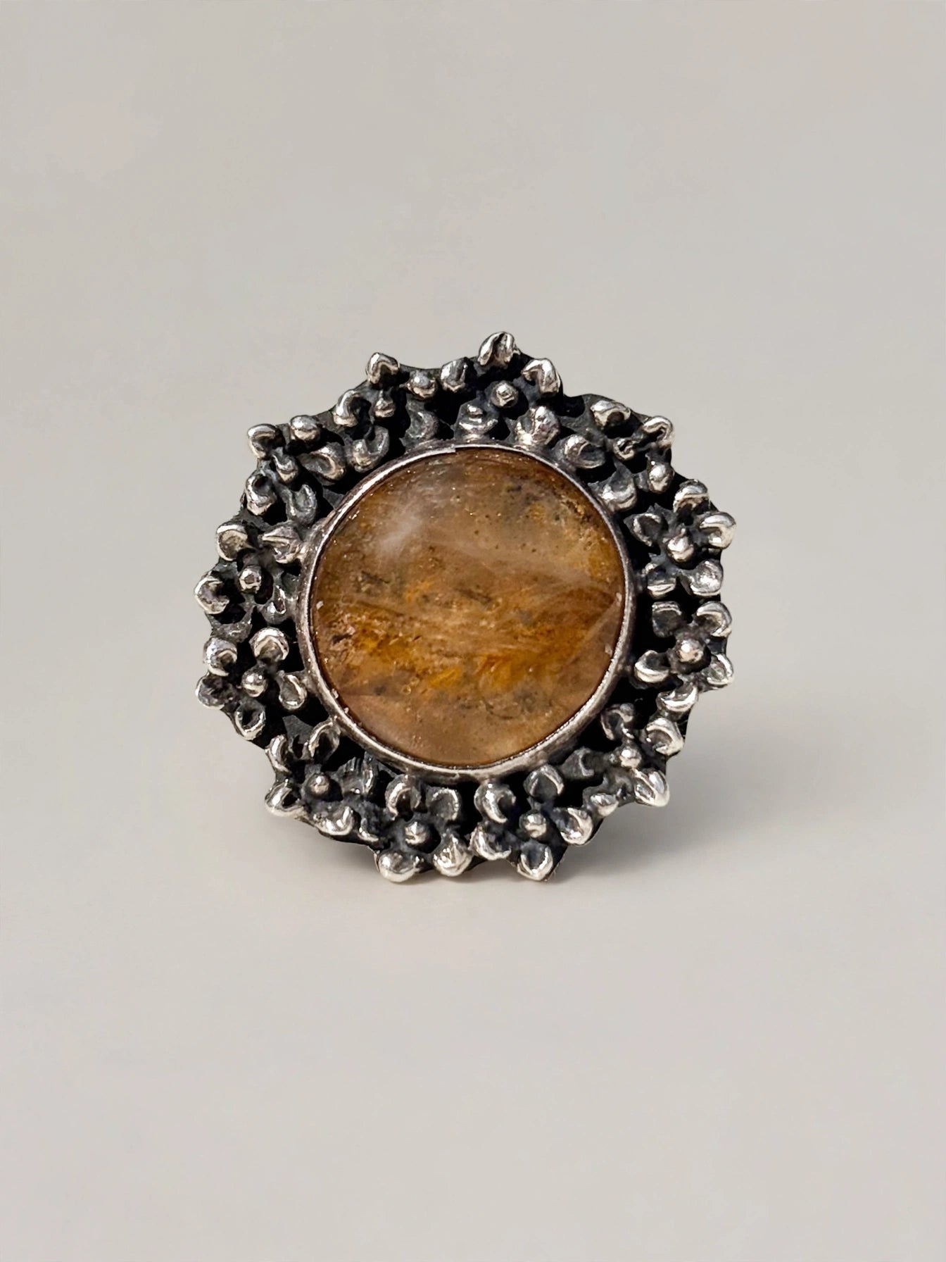 Anillo de Ámbar natural.