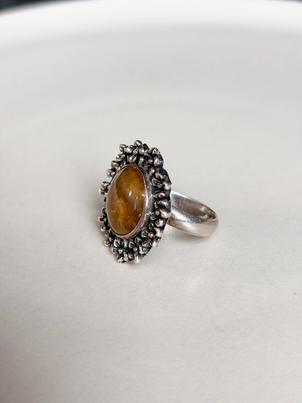 Anillo de Ámbar natural.