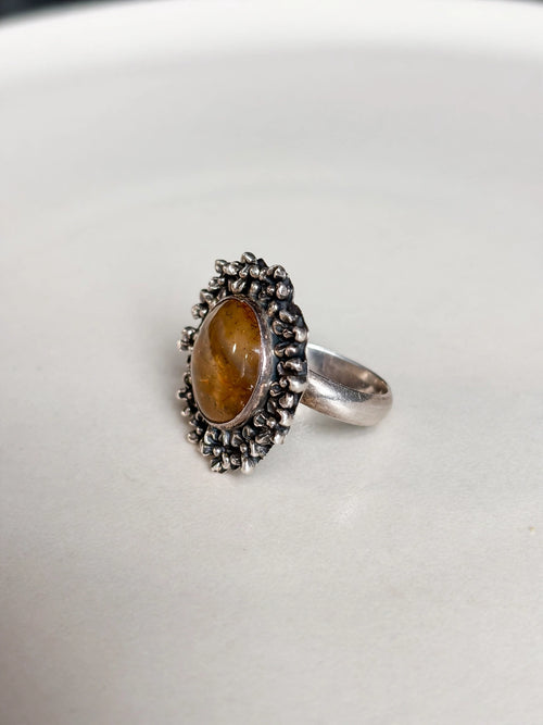 Anillo de Ámbar natural.