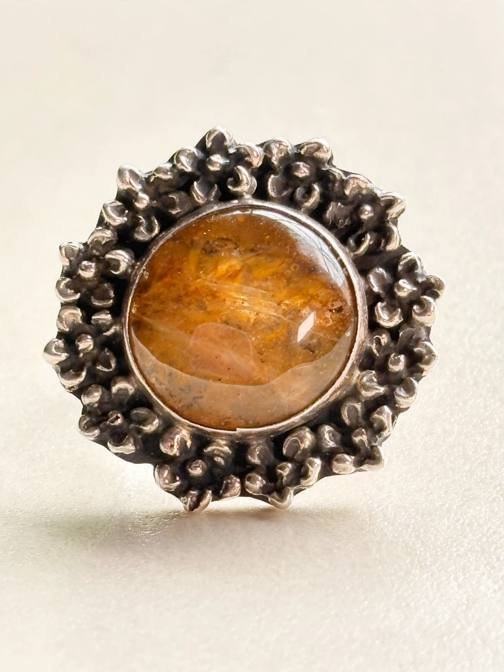 Anillo de Ámbar natural.