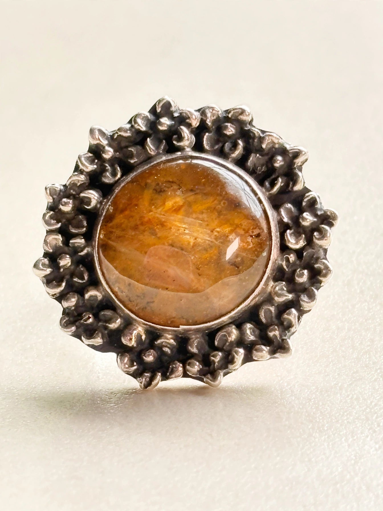 Anillo de Ámbar natural.